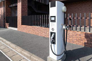 電気自動車用の充電器