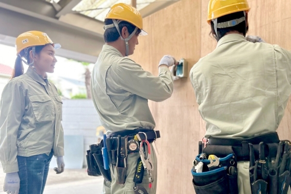 作業壁での屋内配線工事